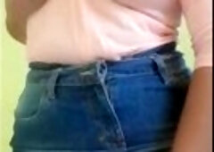 mexicana graba un vídeo corto para un cliente