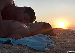 DEMO - Romantic sunrise on the beach