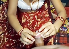 Indian bhabhi Lalitabhabhi enjoys a romantic suhagraat with her husband