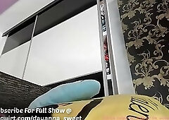 Machine Dildo Makes PAWG Big Booty MILF Mom Creamy Squirt All Over Her Jeans