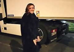 During an exhibition, I flirt with a truck driver and that guy invites me to screw him in his truck, unfathomable mouths an intensive anal screw, and 