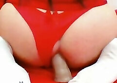 Sentando com Calcinha Vermelha