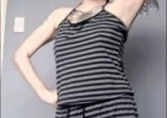 Roxy y Sylphie Greyrat probandose ropa para ti