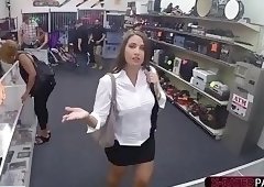 Hot Babe gives dude a blowjob for money