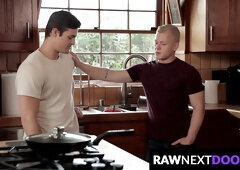 RawNextDoor.com - Muscle homo Leo Luckett spitroasted during condom-free three way with Lance Ford