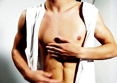 EastBoys: Fitness next to muscle friend