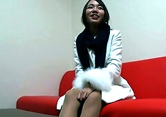 Amateur Asian teen sucks a big cock