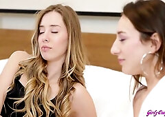 Andi Rose and Haley Reed Her Mutual Masturbation Turn into Pussy Licking