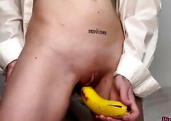 MY STEPDAD DISCOVERED OUT MY SECRET! U WON'T MAKE NO DOUBT OF HOW FAR I STUCK THIS BANANA