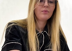Amateur blonde gives great handjob