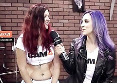 Pornstar Jelena Jensen interviews sexy cuties on the tremor dildo at Exxxotica - CAM4 Radio
