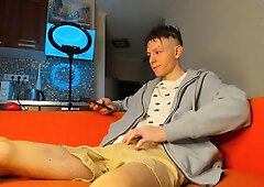 New 18yo Twunk Prays Camera While Spunking