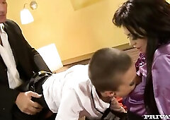 C.J and Ella give a fresh meaning to the term Room Service when a delivery to the hotel room quickly turns into an invitation for a hawt three-some! S