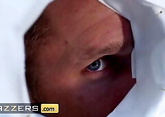 Hawt black Osa Enjoyable rides hard ramrod in the latrine - Brazzers