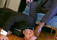 GentlemensCloset: Dom Gary Buchanan Demands Feet Worship From Fernando Reve
