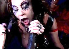 Mature freak indulging her fetish for blowbang and bukkake