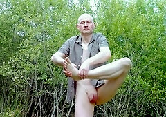 British guy Jonathan Naked strips down outside to flaunt his smooth little manhood