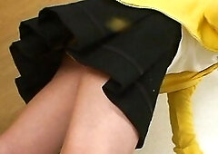 After I brush my teeth, I'll too pee here in the hotel restroom