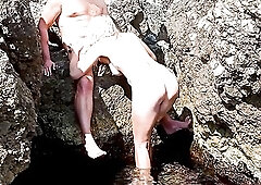 Lonely mother I'd like to fuck Enticed by Stranger at the Beach – This chab Boldly Screws Her Right There