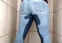 Hawt big beautiful woman Pawg Peeing in Taut Jeans in Shower!