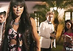 Cherie DeVille wants tranny Venux Lux huge cock