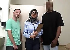 MIA KHALIFA - Funny Handjob Bloopers & Outtakes With Tony Rubino