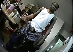 Black stud wanks off his pole