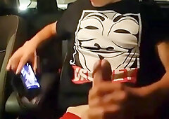 Str8 guy stroke in car while watching porn