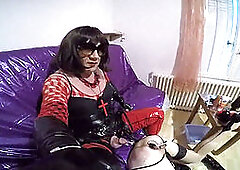 Shemale pee, domination