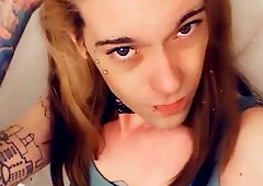 Womanish Girlie Flashing Undies for Fuck-Stick Taunt