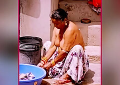 Desi Indian Village Mature Aunty Bathing Video
