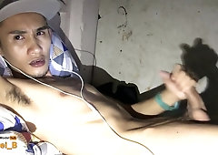 Filipino Stud Tugging off and Spunking on Cam