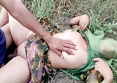 Desi Village Girl Makka Chori Kar Rhi Thi, Khet Ke Malik Ne Chudai Kar Diya Hindi Audio Outdoor Jaungalsex