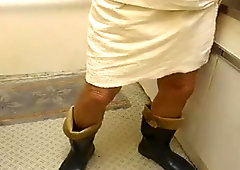 nlboots - just left the shower (rubber boots also)