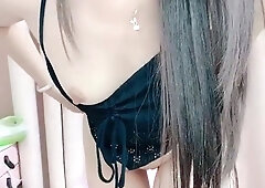 Amateur Webcam Cute Teen Plays Solo with Big Dildo