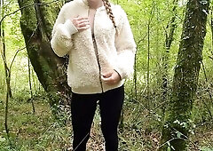 This babe Sucks My Jock In The Forest & I Cum In Her Throat - Peaky Brownies