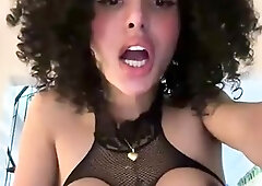 Close up fuck girl in big cock