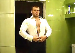 RUSSIAN BODYBUILDER STRIP AND CUM 6