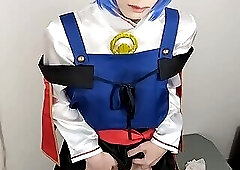 Cosplayer playing with a automatic toy