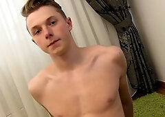 Kinky starlet Angel R gives herself a handjob while playing with her butt