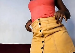 Lascivious ebony hotty with a very priceless butt