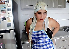 Amateur Latina BBW MILF gets fucked and creampied