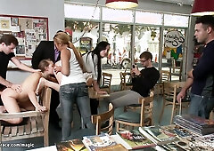 Sexy Girl booty & throat public banged