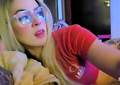 Real Sex With A 19 Year Old Girl In The Bedroom