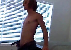 Next Door Male: Sun-Kissed Surfer Shows His Stroker