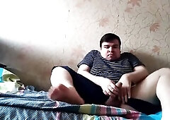 Артем сам себе лижет ноги дрочит ногами сам себе self suck autofellatio self footjob