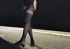 Flashing at a Trainstation