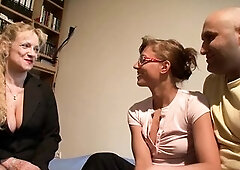 Visiting the youthful pair, who always like to see, but this amateur pair has not yet been in front of the camera, well to today :-) Simone is particu