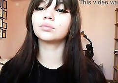 Brunette hair with natural large lips smokin' out of lip makeup