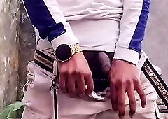 Pissing outdoor and indoor